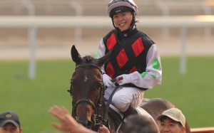Kei Chiong is all smiles after winning on Five Up High. Photos: Kenneth Chan