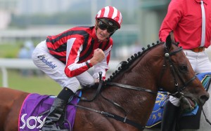 Chad Schofield pumps his fist after winning the Sa Sa Ladies’ Purse on Sunday with Nassa. Photos: Kenneth Chan