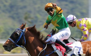 Karis Teetan gets excited as he records his 200th Hong Kong winner. Photos: Kenneth Chan