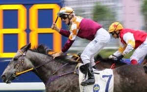 Zac Purton salutes on You Have My Word. Photos: Kenneth Chan