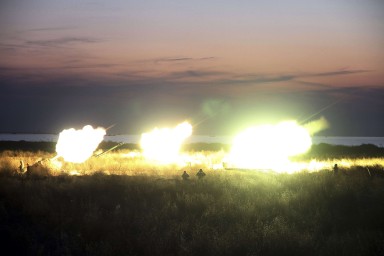People’s Liberation Army soldiers in a live-fire military drill at Bohai Bay in 2013. File photo