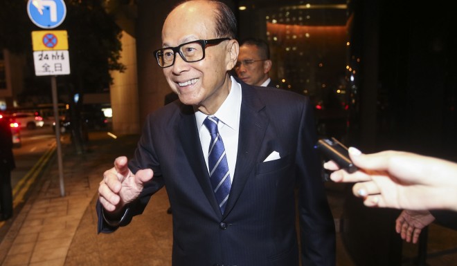 Li Ka-shing outside the Hong Kong Club in September, 2017.