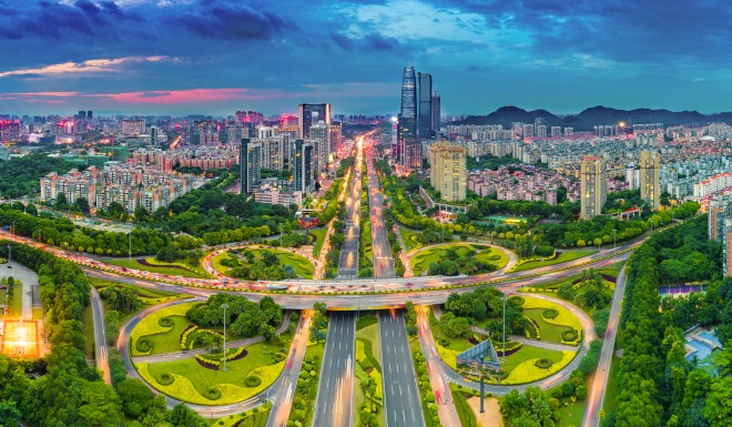 Dongguan Avenue is an iconic symbol of urban upgrading and industrial restructuring, where a cluster of regional headquarters of domestic and multinational corporations locate.