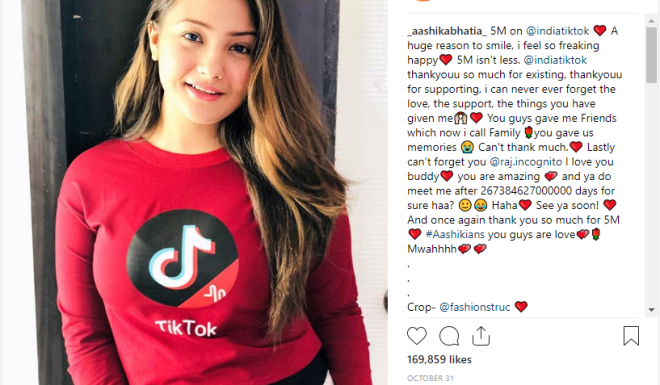 Aashika Bhatia throwing hearts all around. (Picture: Instagram)