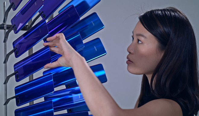 Multiple awards winning artist Hong Yi “Red” draws inspiration from the most conventional objects to create large-than-life paintings and installations.