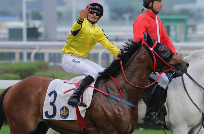 Karis Teetan celebrates a treble as he returns to the winner's circle on John Size's Swift Shadow. Photos: Kenneth Chan