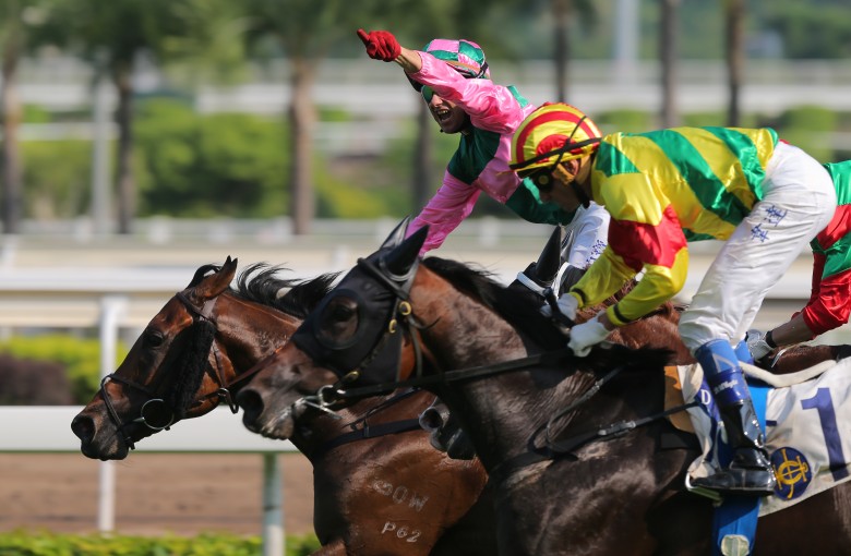 Imperial Gallantry just fails to grab Glacier Blue fresh. He can atone under Zac Purton on Sunday. Photo: Kenneth Chan