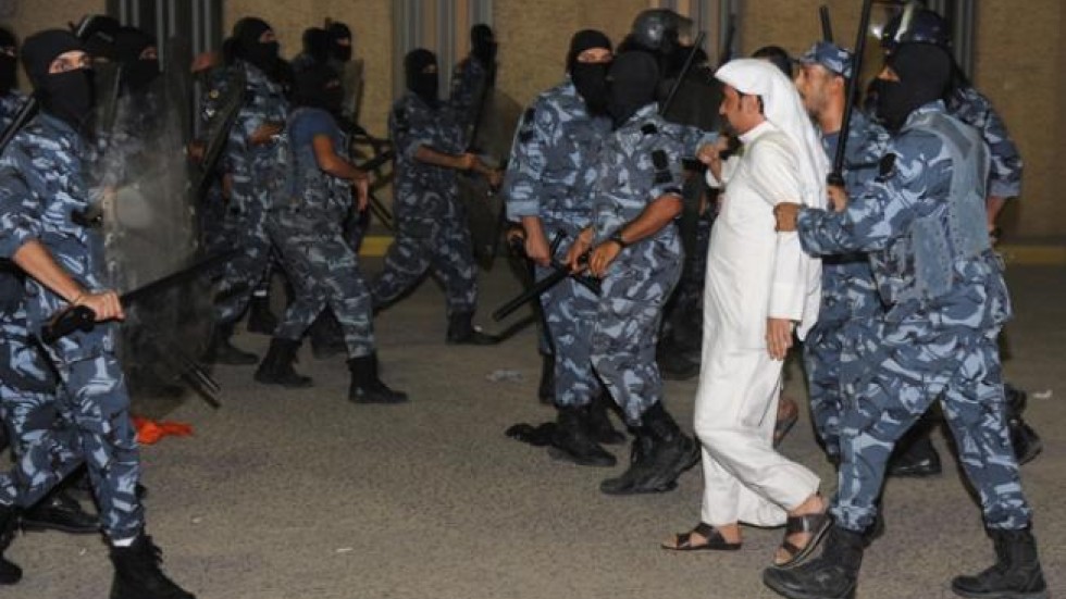 Over 100 people hurt as Kuwait police battle protesters South China