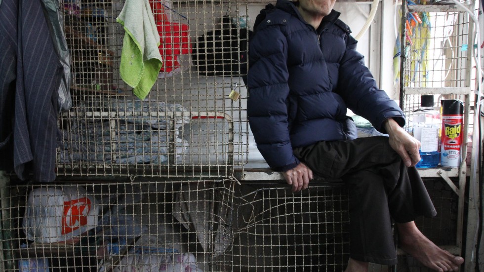 omg-facts-people-living-in-cage-इंसान रहते है पिंजरे में omg-facts-people-living-in-cage-इंसान रहते है पिंजरे में