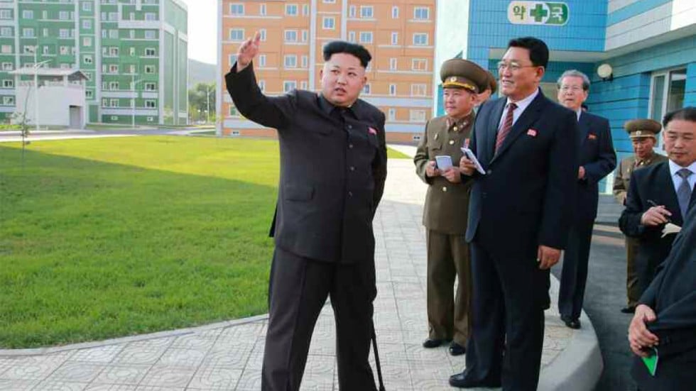 Kim Jong-un goes out on a limp in his second appearance carrying ...