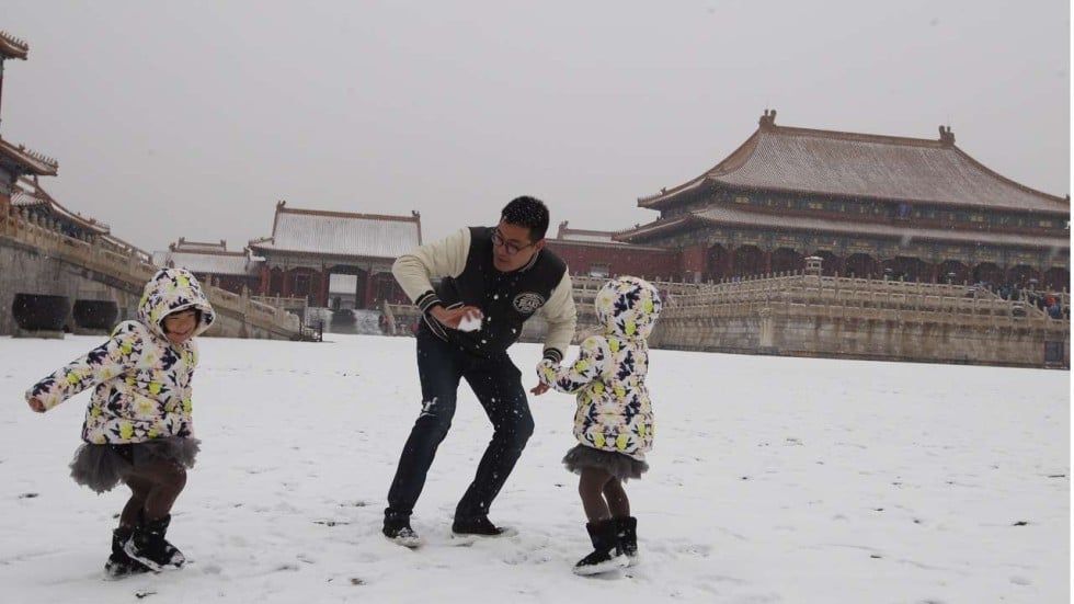 Beijing sees first snow this spring as temperatures drop across northern China  South China 