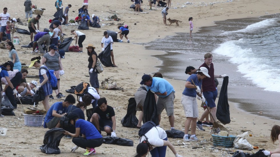 More Than 100 Volunteers Clean Beach In Shek O For Hong