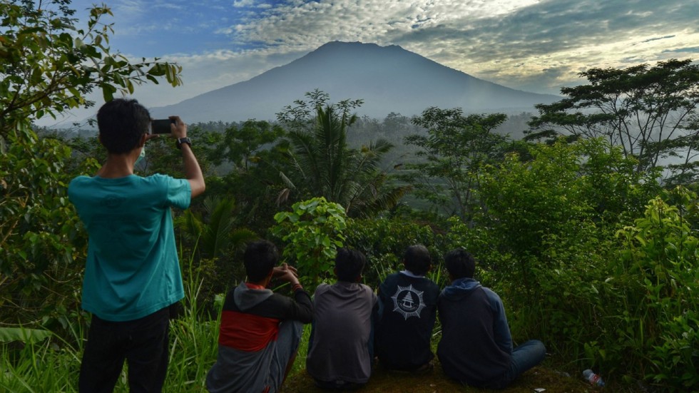 Αποτέλεσμα εικόνας για evacuated fearing Bali volcanic eruption