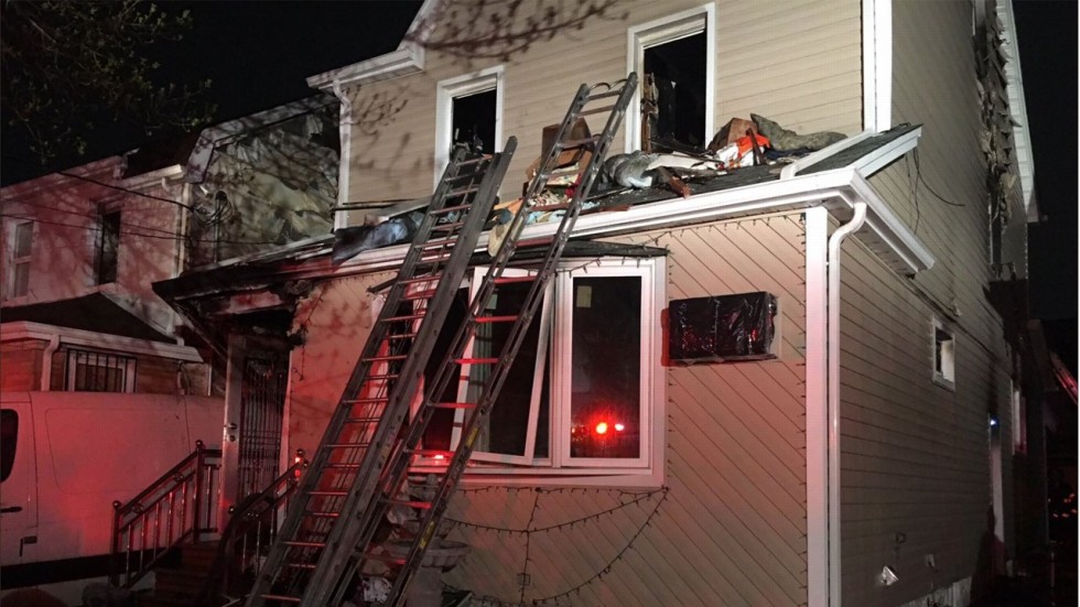 Three killed, eight injured in New York house fire South China