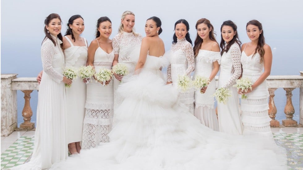 How To Pick The Best Bridesmaid Dresses Now They Re Fashion Forward Hong Kong Bride Feiping Chang Choose Various Styles Of Bridesmaid Dresses Designed By Friend And Self Portrait Designer Han Chong