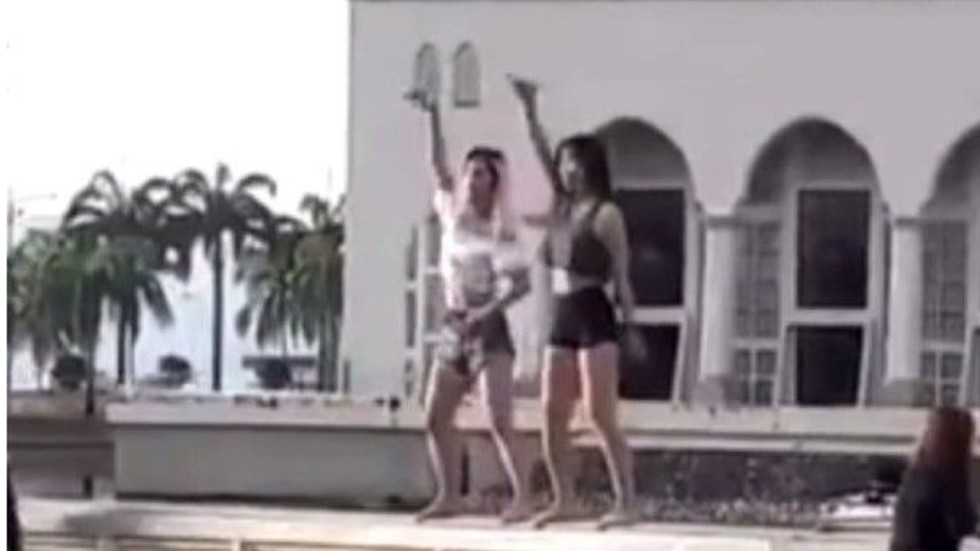 Chinese tourists expelled from Malaysia for ‘hot dance’ in front of