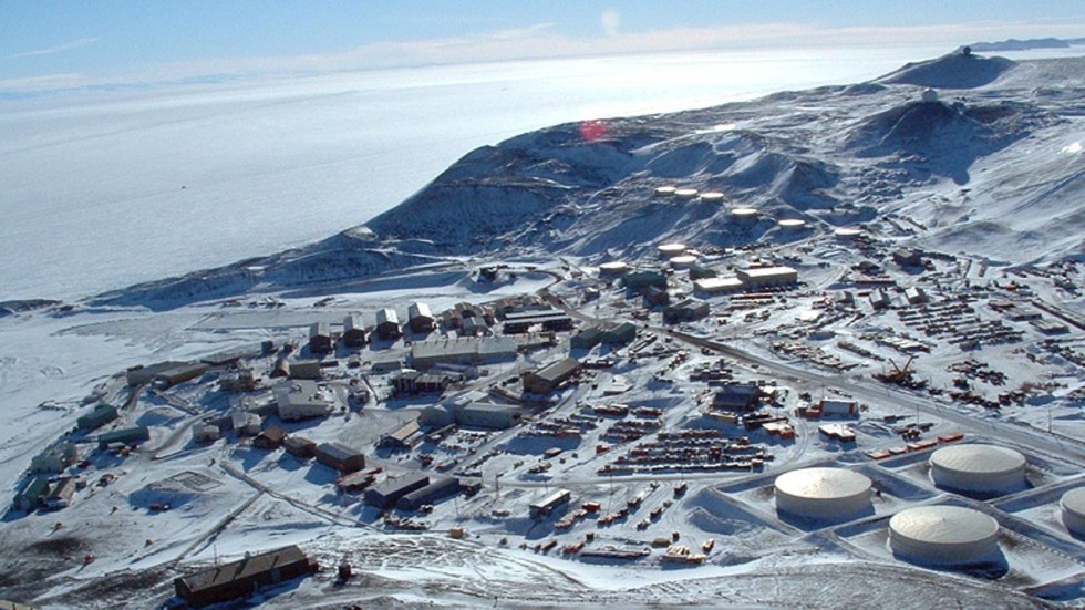 Mystery as two US technicians are killed at McMurdo ...