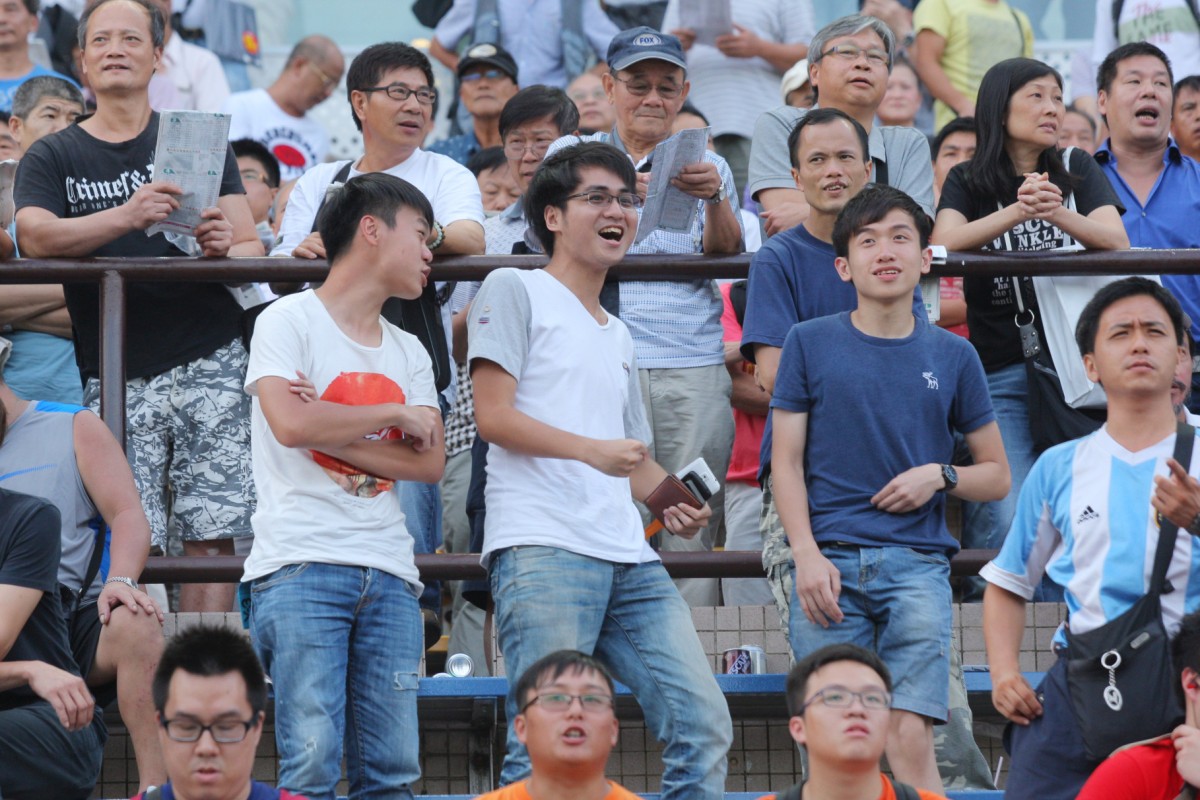 Crowds flocked to Sha Tin for the first meeting of the season, refreshed after a two month break. Photos: Kenneth Chan