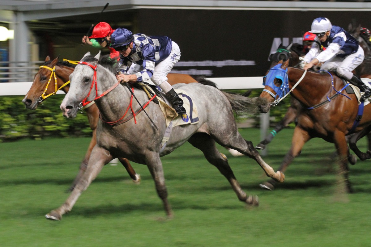 Zac Purton steers Choice Treasure to his only Hong Kong victory in April 2013. Photo: Kenneth Chan