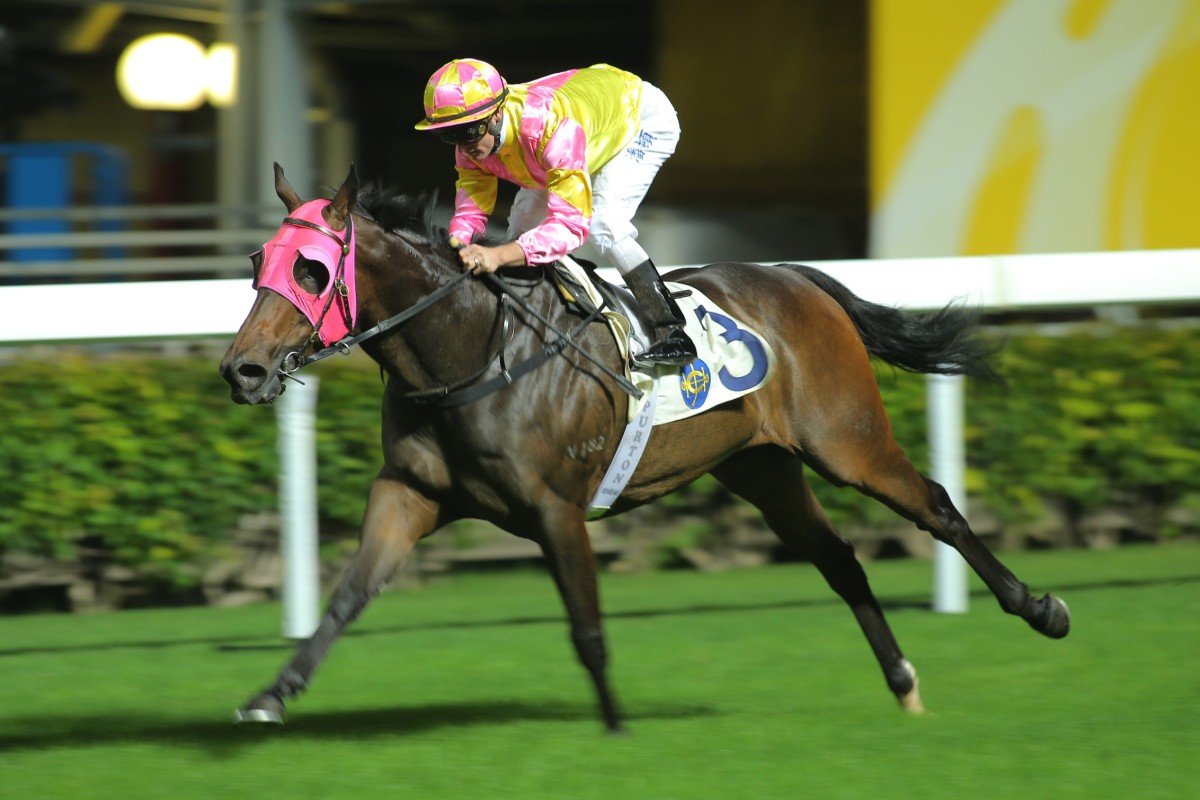 Happy Homing wins comfortably under Zac Purton. Photo: Kenneth Chan
