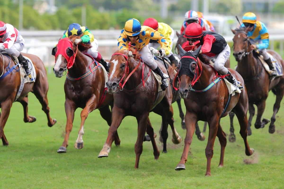 Rawiller then switched sides to give John Size his first winner for the day, Country Melody. 