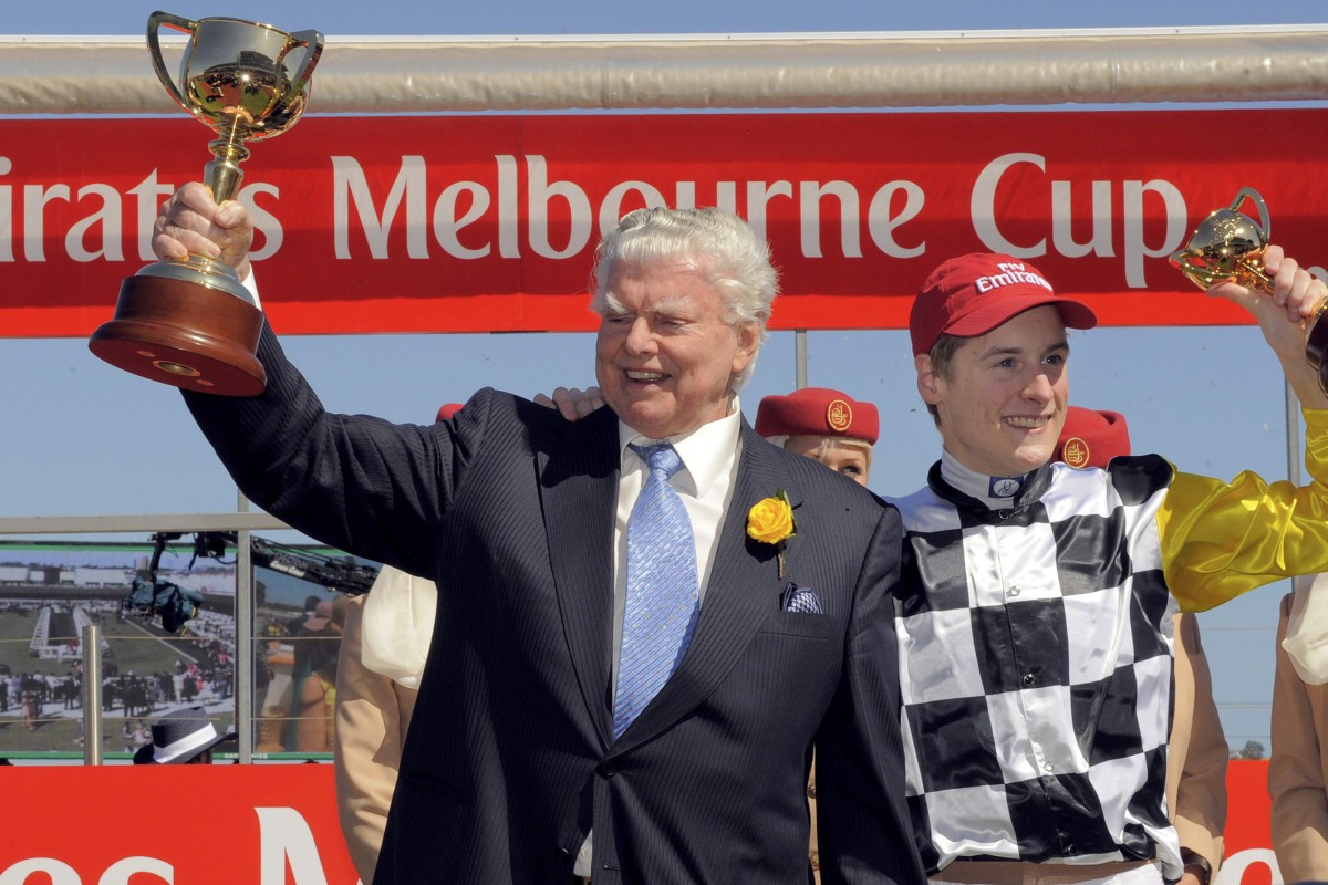 Bart Cummings with the Melbourne Cup. Photo: AFP