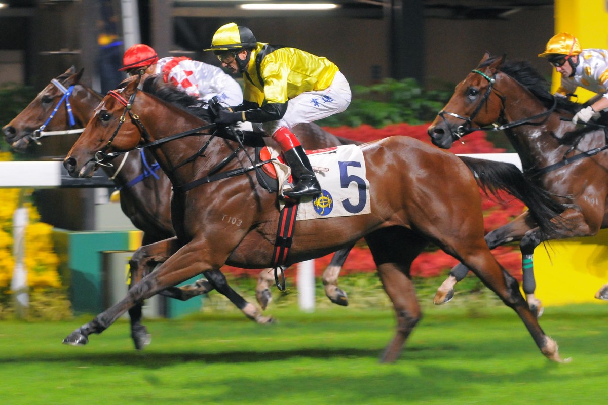 Douglas Whyte gets hot favourite Born In China home for back-to-back victories, the second leg of a Francis Lui double. Photos: Kenneth Chan