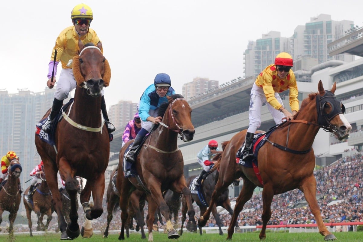 Peniaphobia (Joao Moreira) beats Gold-Fun (Christophe Soumillon) in the Longines Hong Kong Sprint at Sha Tin on international day. The pair look the quinella again on Sunday. Photos: Kenneth Chan