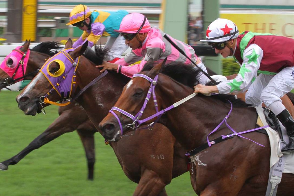 Race 3, My Little Friend(centre), ridden by Karis Teetan, won the Macwhinnie Cup(class 2, 1000m) at Sha Tin on 07May16.