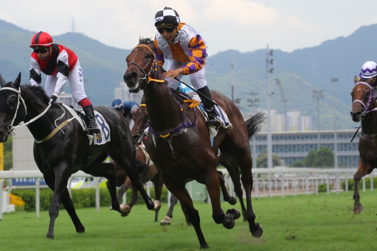 Matthew Poon steers Lunar Zephyr to victory at Sha Tin. Photos: Kenneth Chan