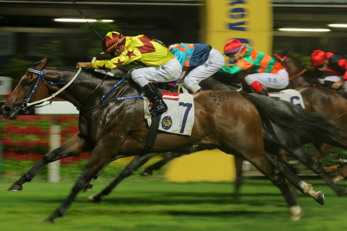 Karis Teetan storms to victory with Southern Legend. Photos: Kenneth Chan