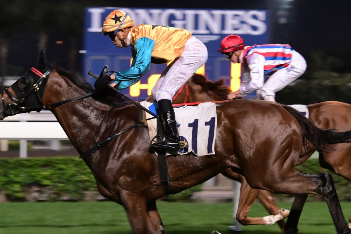 Vincent Ho guide Diamond Dragon (left) to victory at Sha Tin on Sunday. Photos: Kenneth Chan