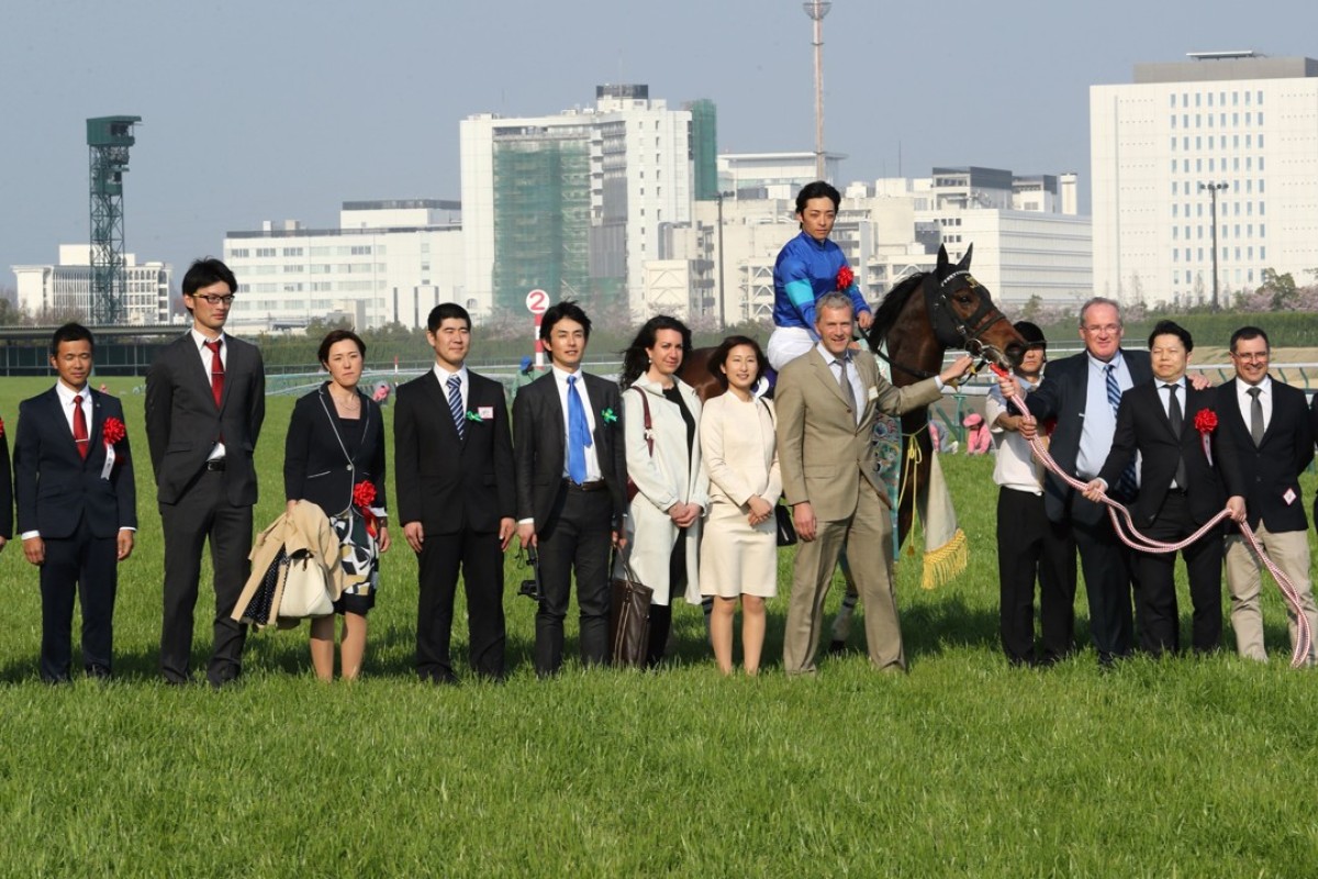 Fine Needle’s connections celebrate their win. Photos: Kenneth Chan