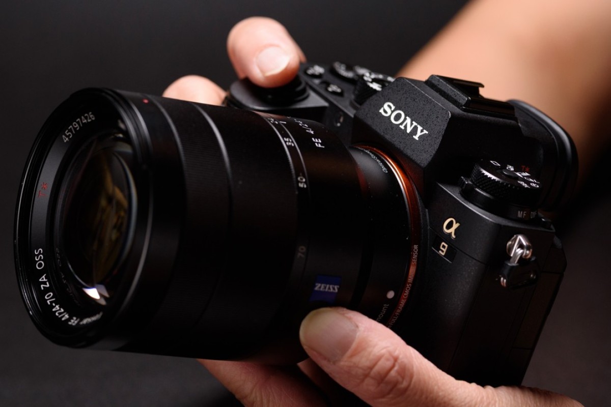 Sonyâ€™s head start in producing mirrorless cameras over rival makers such as Canon and Nikon could lead to a tectonic shift in the industry. Photo: Bloomberg