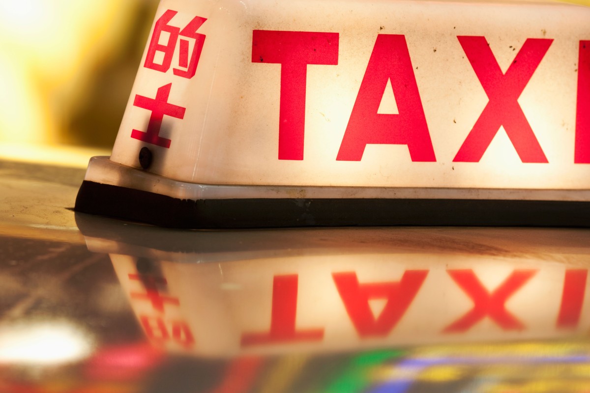 Police conducted an operation targeting unscrupulous taxi drivers on Halloween.