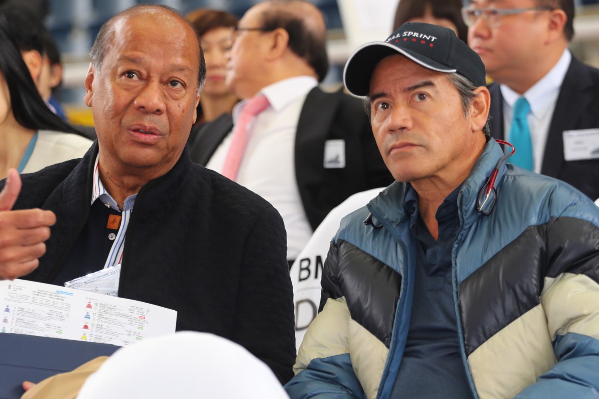 Pakistan Star’s owner Kerm Din (left) with former trainer Tony Cruz (right) at the 2017 Hong Kong Derby barrier draw. Photos: Kenneth Chan