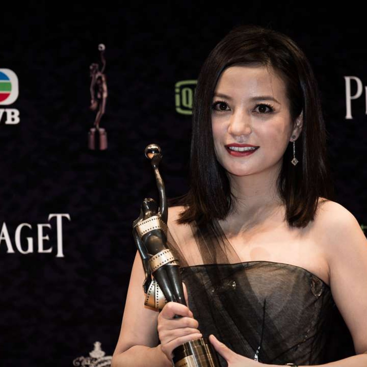 Billionaire Actress Zhao Wei Splashes Out 3b Yuan On