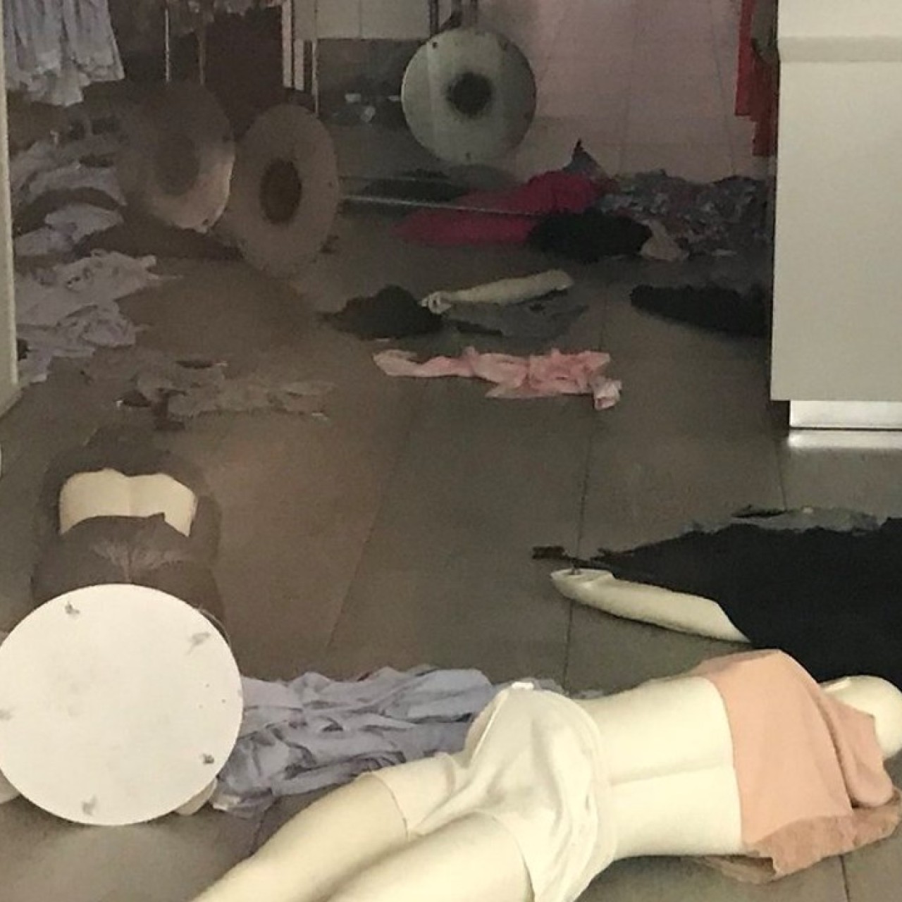 H M Shuts South African Stores After Protests And Vandalism